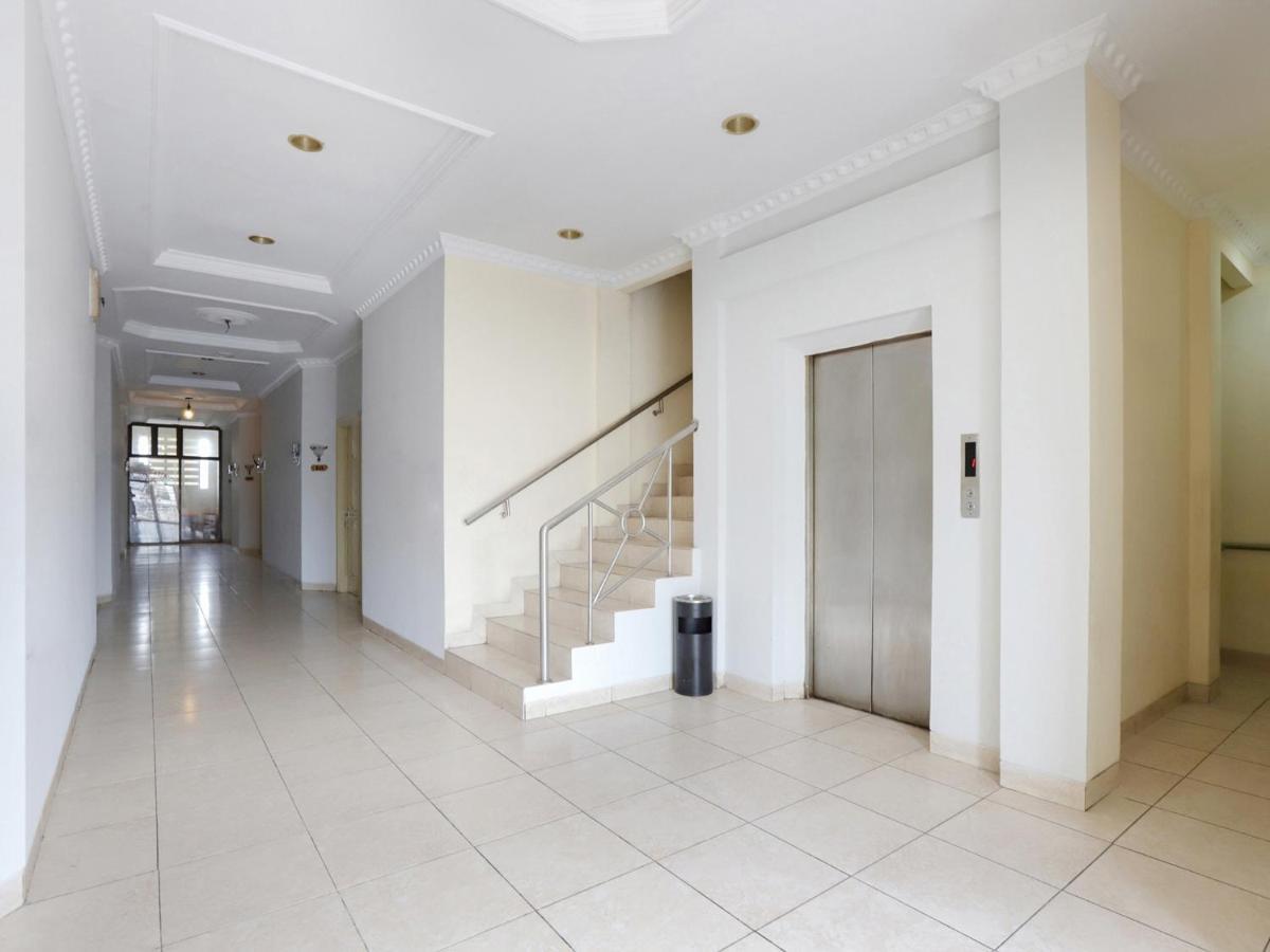 Capital O 297 45 Residence Jakarta Exterior foto